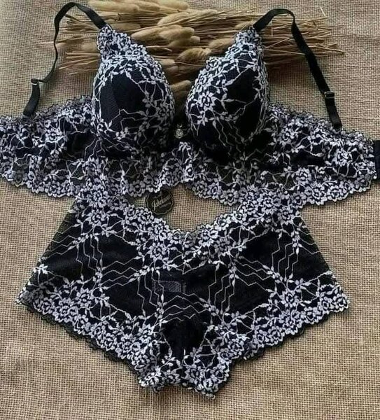 Ensemble de lingerie en dentelle