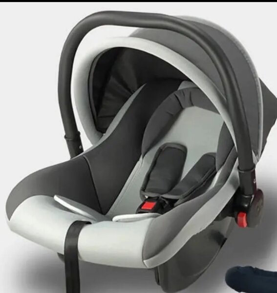 Продаю автокресло