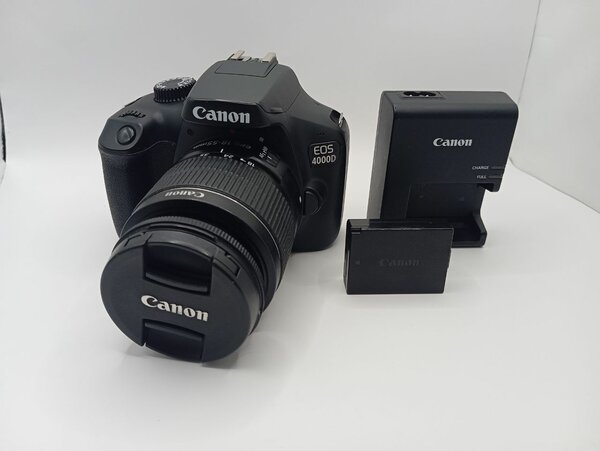 Appareil photo Canon EOS 4000D