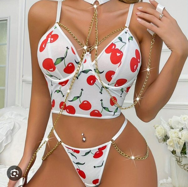 Ensemble lingerie cerises chic