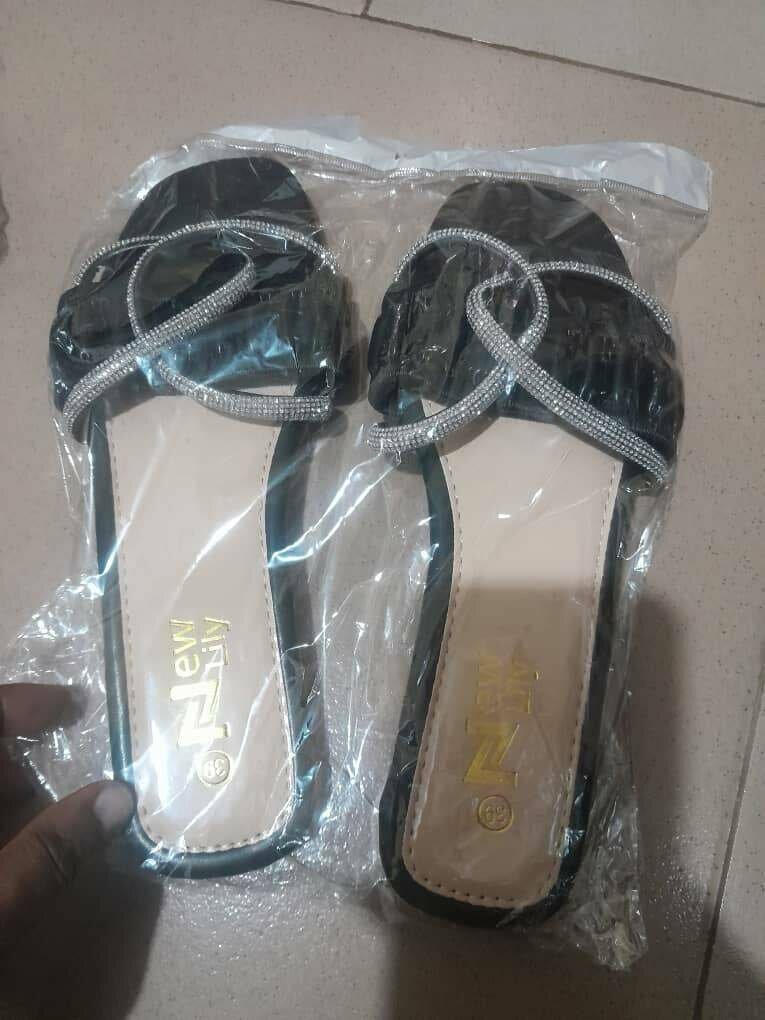 Ladies slippers