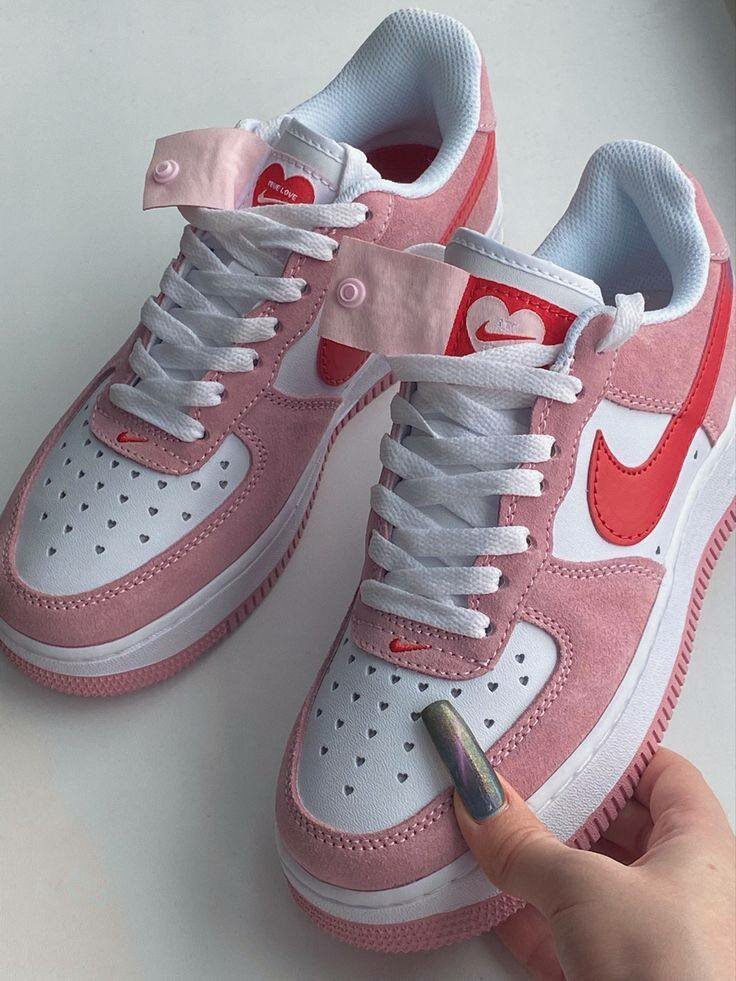 Baskets roses élégantes