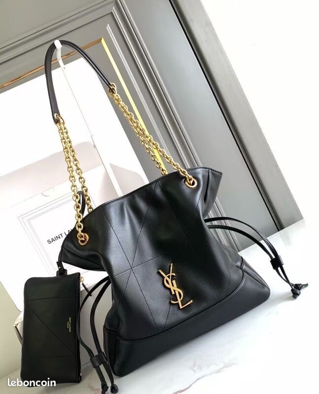 Sac à main en cuir noir luxe