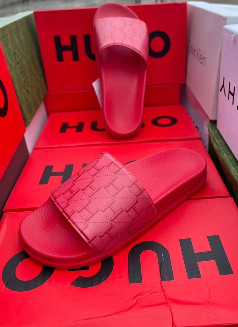 Claquettes rouges élégantes