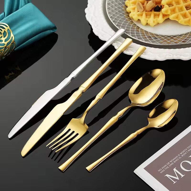 Ensemble de 24 pièces