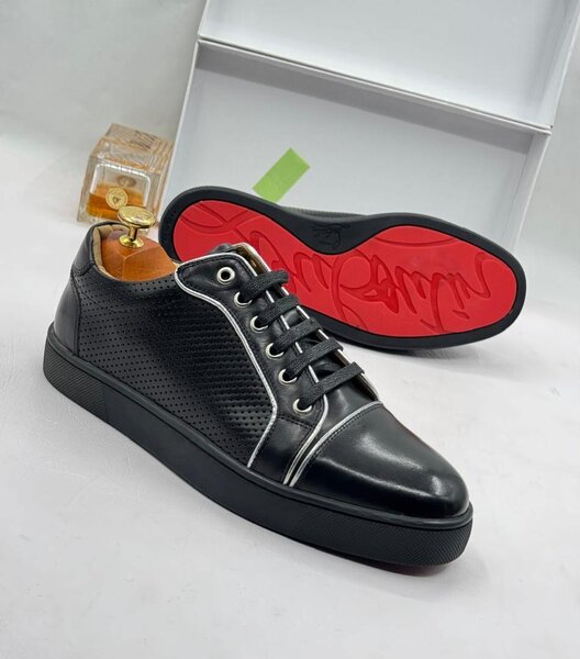 CHRISTIAN LOUBOUTIN SNEAKER