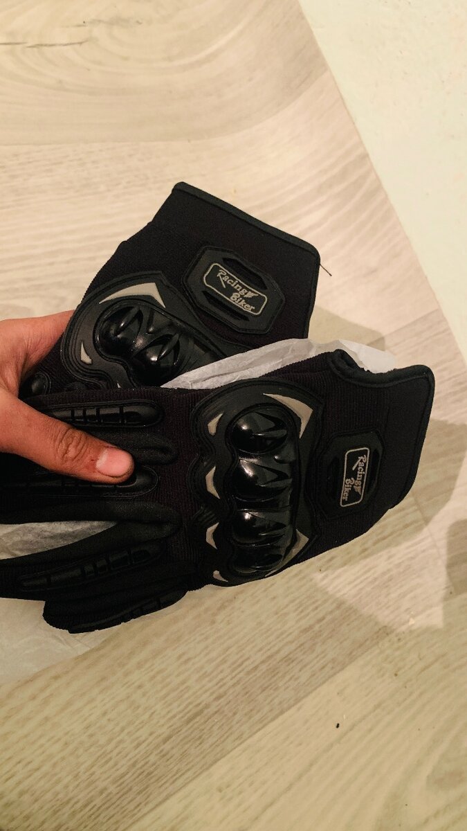 Шлем маска перчатки