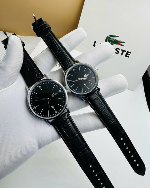 Montres élégantes en cuir noir