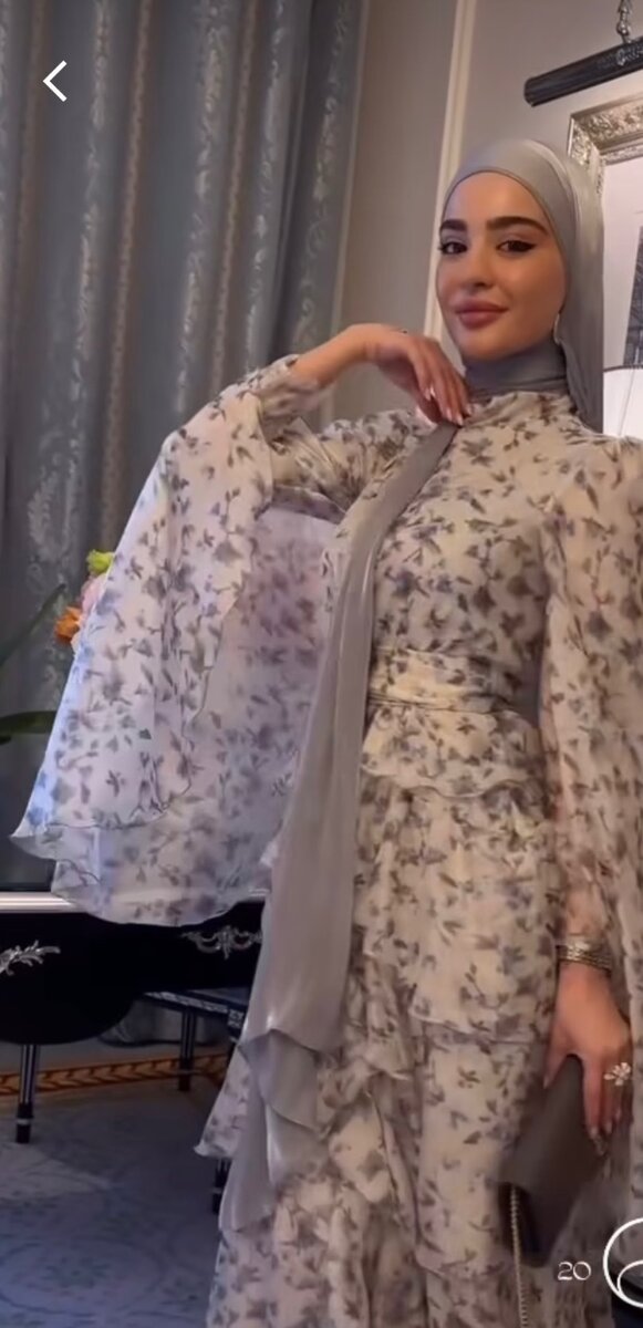 Товар новый очень хороший платья просто класс супер удобное