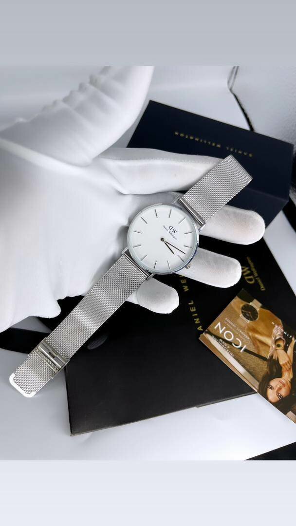 MONTRE LUXE HOMME  DW