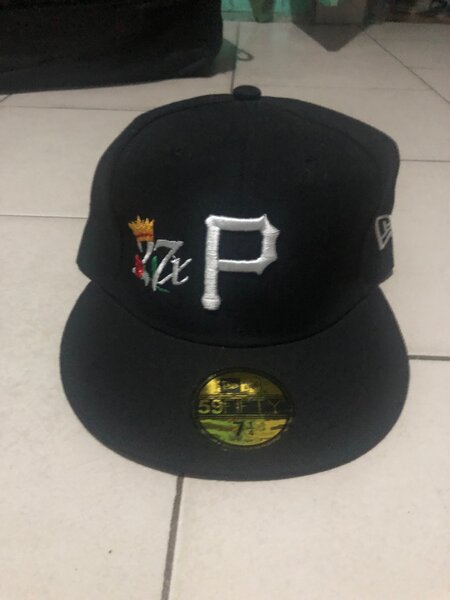 Casquette élégante brodée