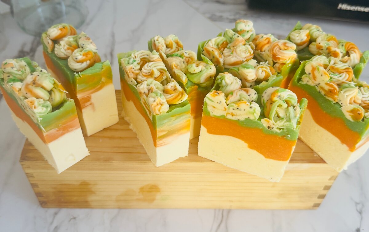 Savon artisanal coloré