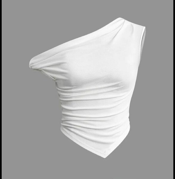 Top asymétrique femme élégante