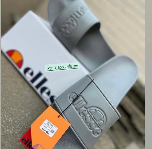 Claquettes Confortables Ellesse