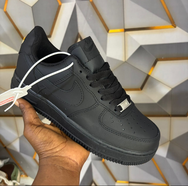 Baskets noires et blanches