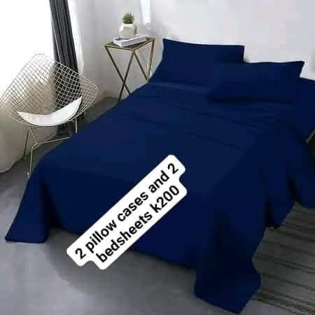Bedsheets 2  pillow cases and 2 bedsheets 