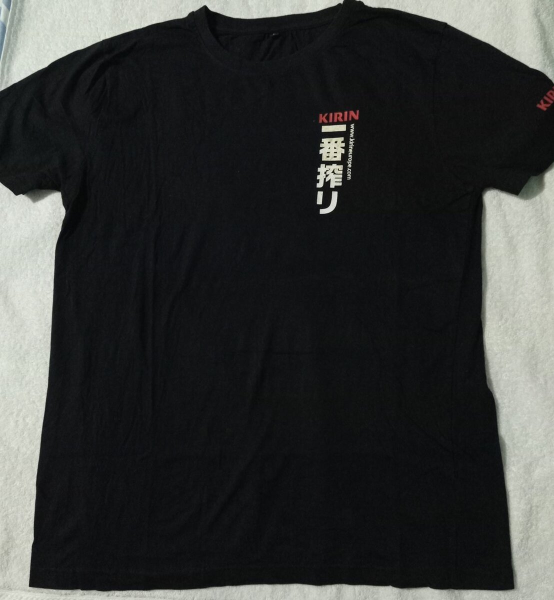 T-shirt noir friperie