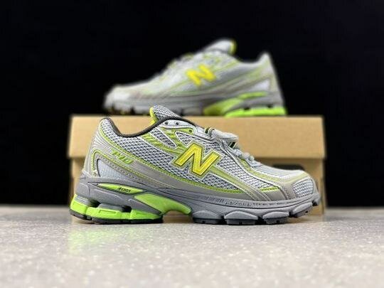 New Balance 740