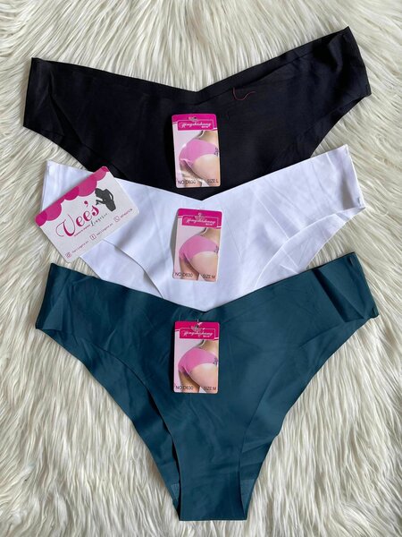 Strings et culottes pour femmes