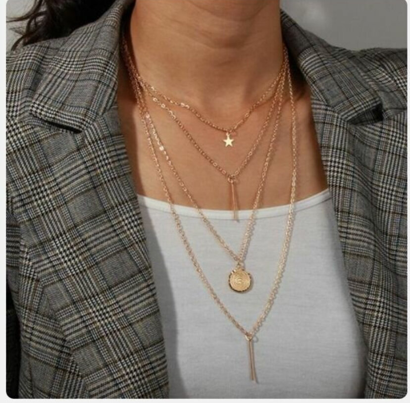 Collier multicouche doré tendance