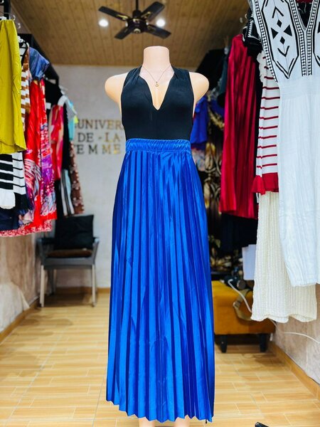 Jupe longue élégante à plis