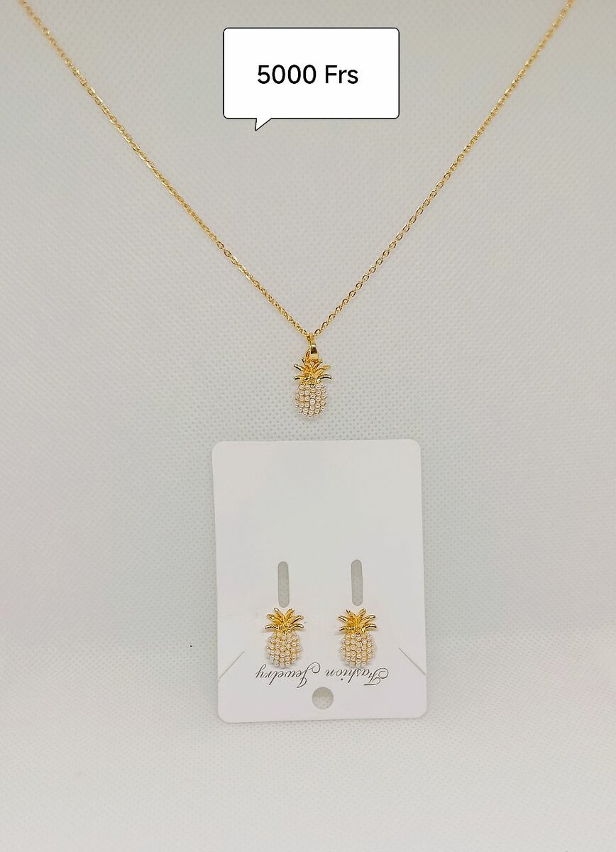 Ensemble chaîne et boucle doré