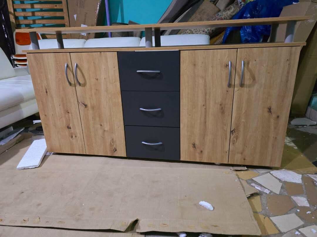 BUFFET DE RANGEMENT AU DESIGN PRATIQUE