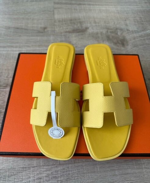 Sandales jaunes élégantes femme