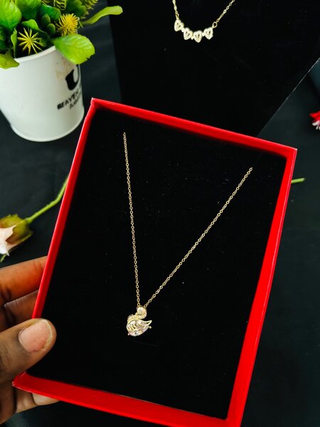 Colliers élégants en or