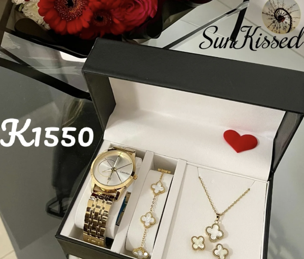 Sunkissed Gift Shop have these amazing combos available for Valentine's Day, with jewelry from us
