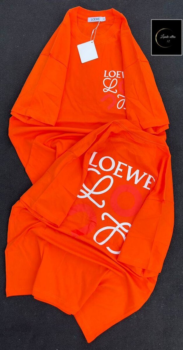 T-shirt moderne imprimée