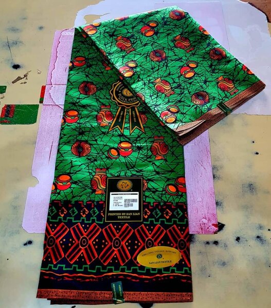 Polyester fabric with print