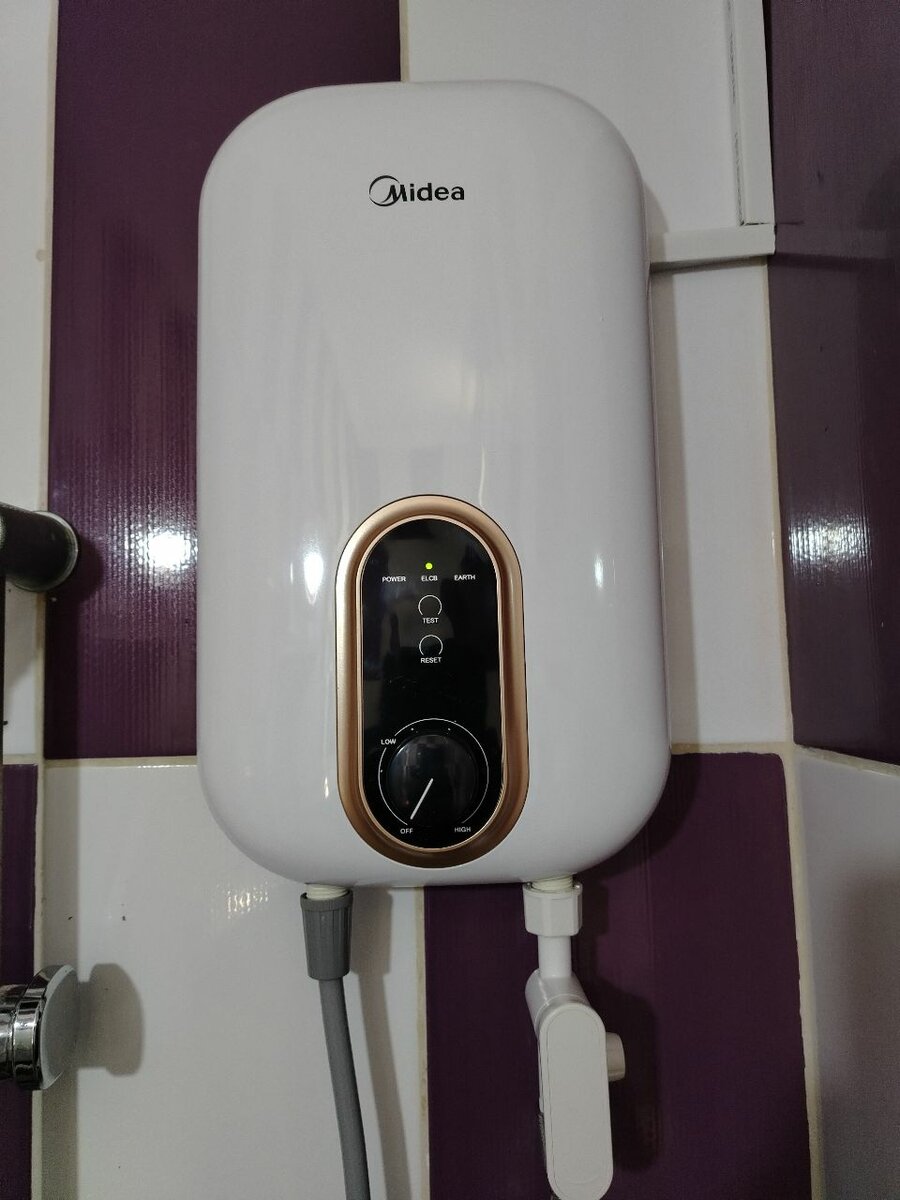 Chauffe-eau instantané Midea