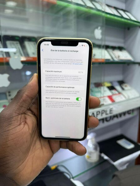 Iphone Xr jaune 64giga