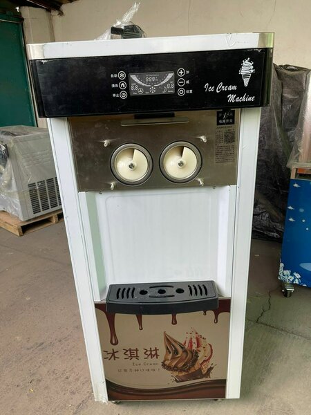 Новый аппарат для мороженного