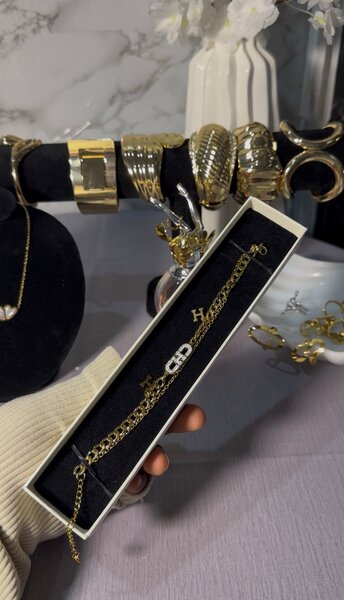 Bracelet doré élégant femme