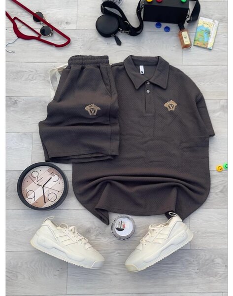 Ensemble polo et shorts décontracté