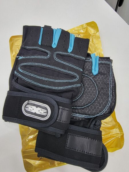 Gym gloves