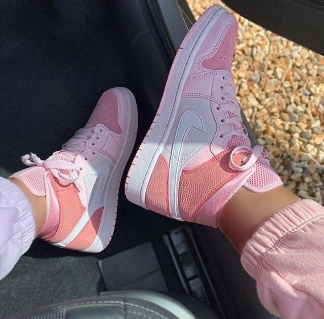 AIR JORDAN 1 PINK