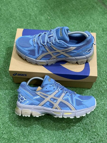 Chaussures de sport bleues Asics
