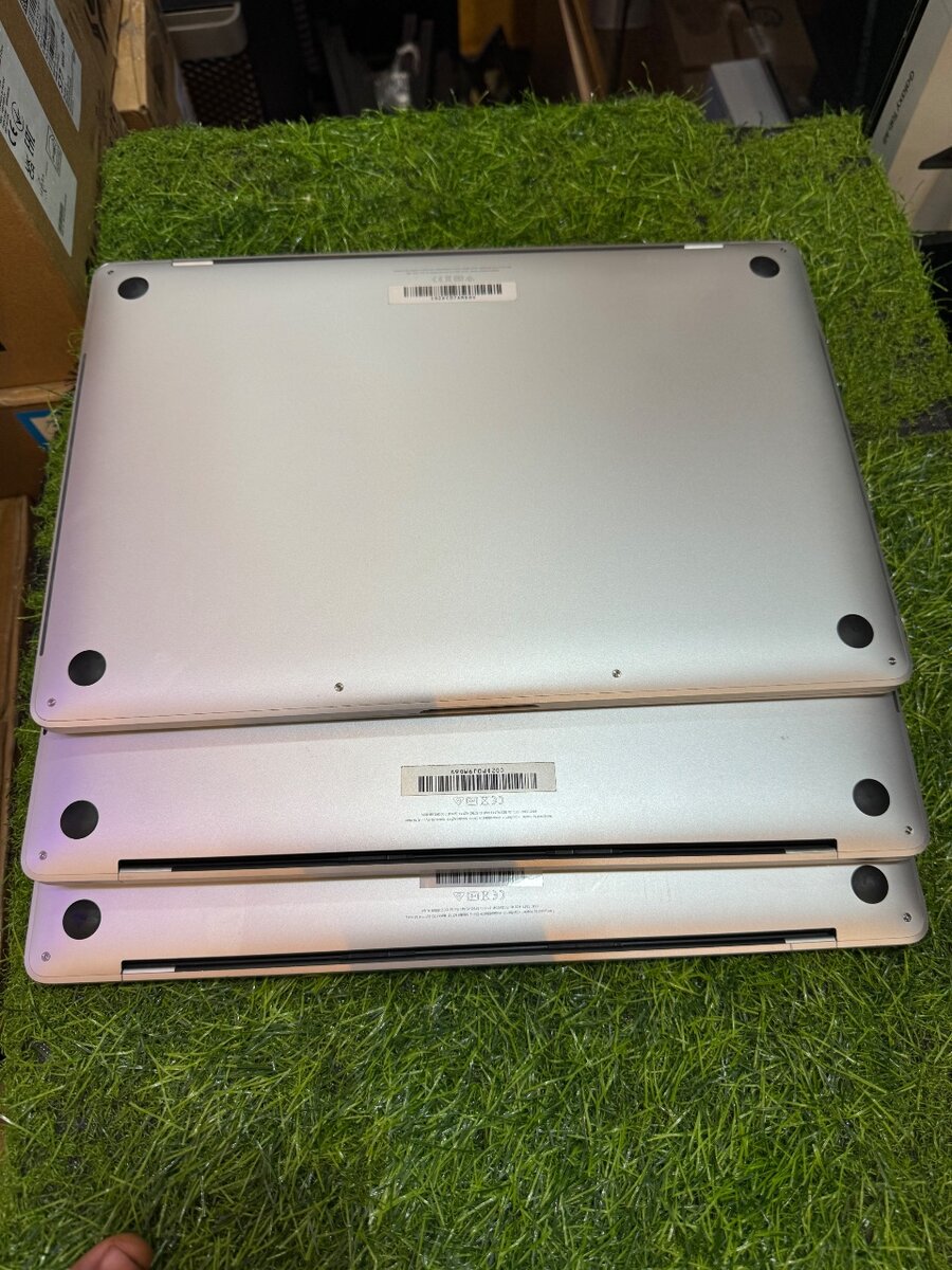 2019 MacBook Pro TOUCHBAR Ram 16GB Intel Core i9 ssd 512GB