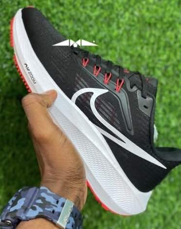 Nike sneakers  Runners