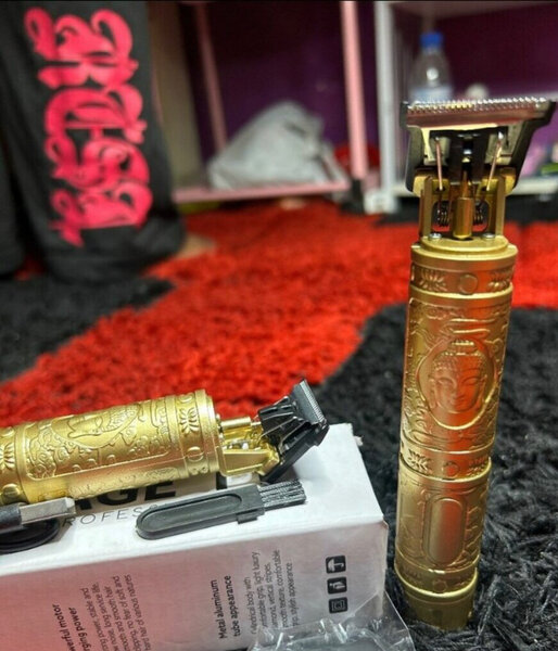 Tondeuse de Précision Dorée