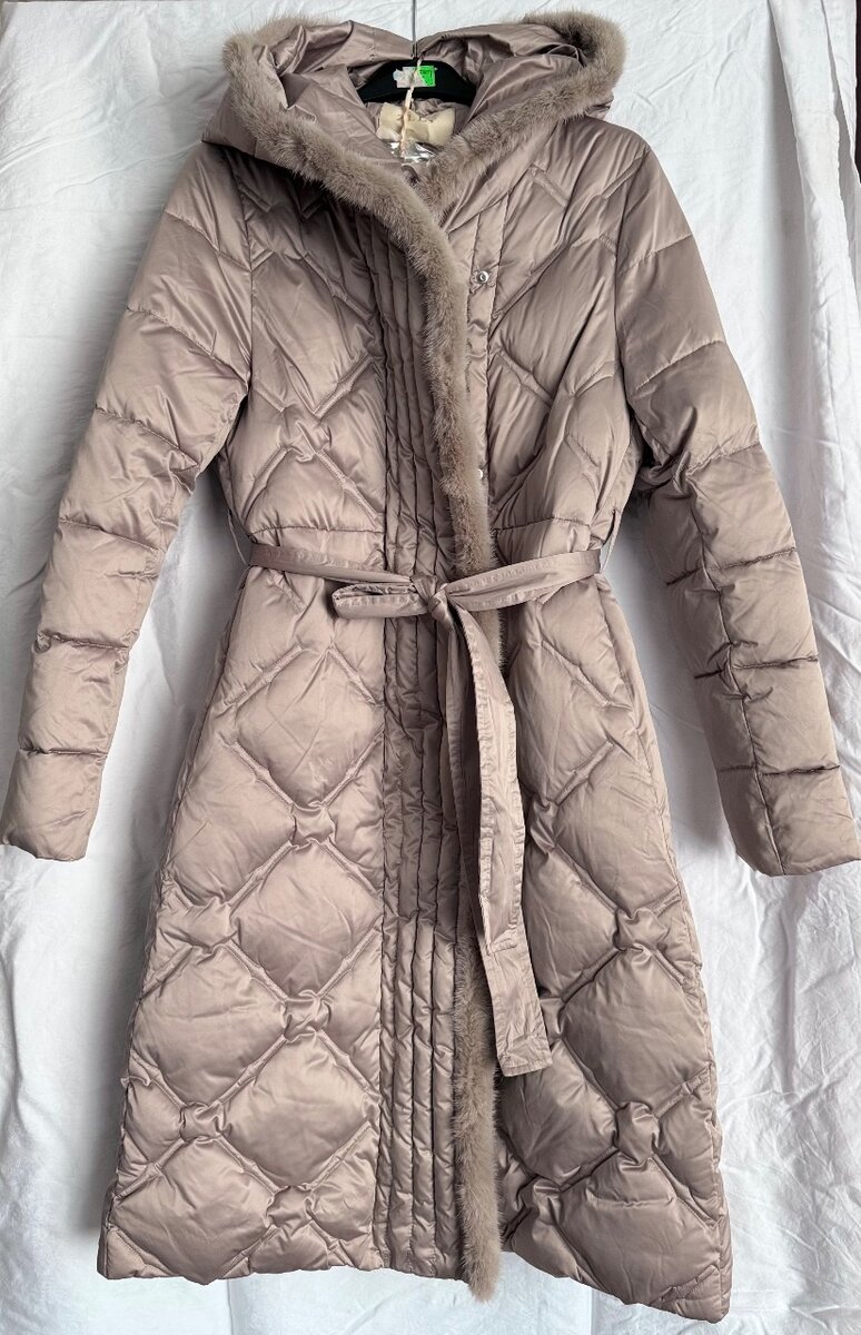 Зимняя куртка новая. Размер М