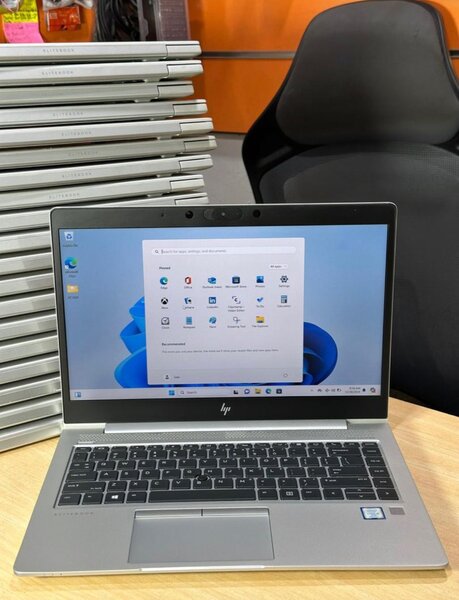 HP Elite book 840 GB