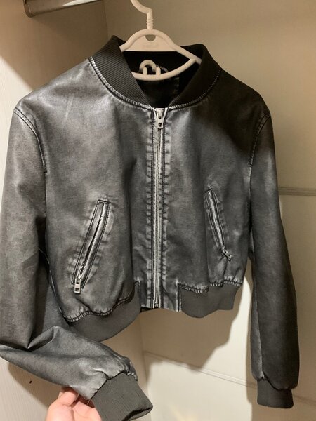 Кожаная куртка-бомбер под Zara