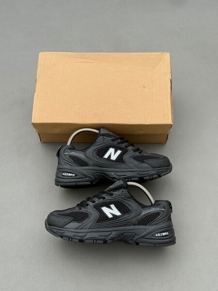 New Balance black