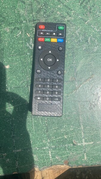 Télécommande TV universelle