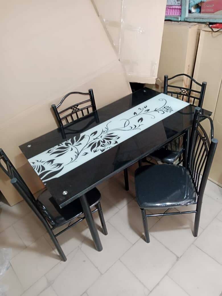 Table à manger moderne