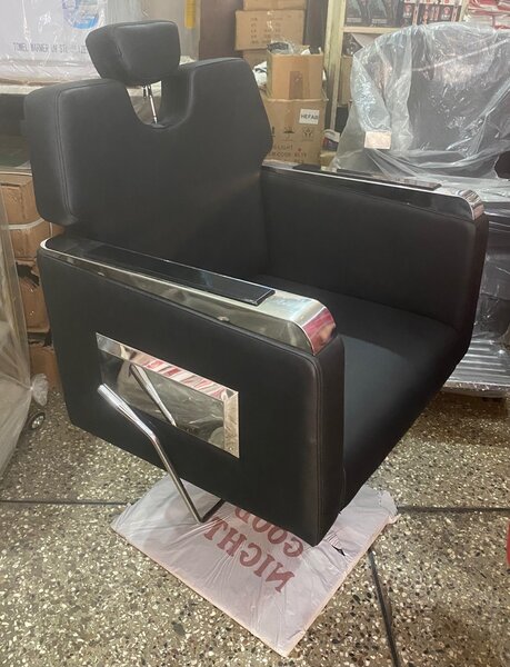 Cordless hair clipper